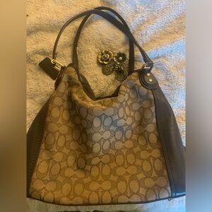 Coach Maggie Hobo w/keychain